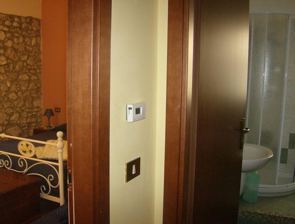 Il Minotauro B&B A 5 Minuti Da Popoli Vittorito Habitación foto